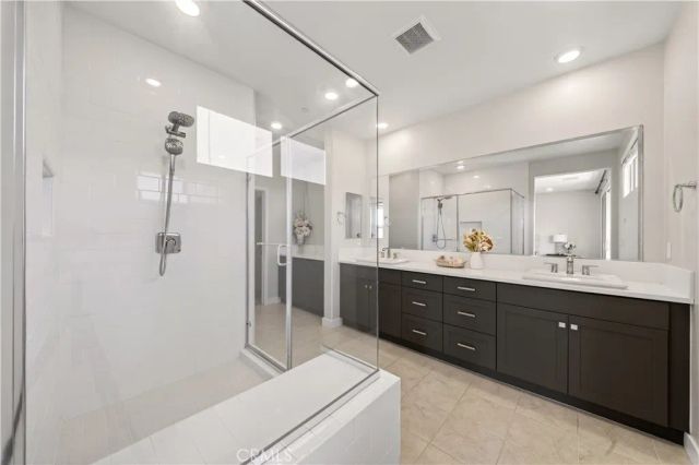 566 Catalonia, Lake Forest, CA 92630