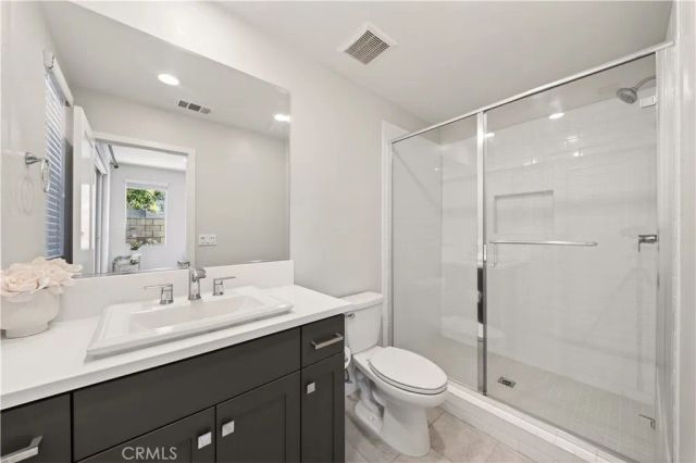566 Catalonia, Lake Forest, CA 92630