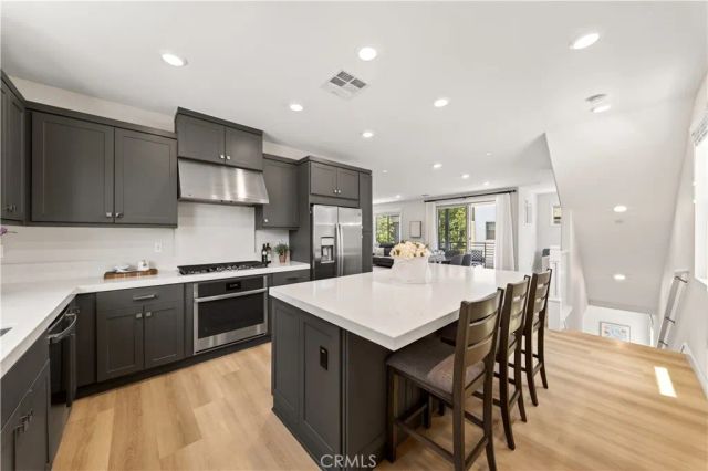 566 Catalonia, Lake Forest, CA 92630