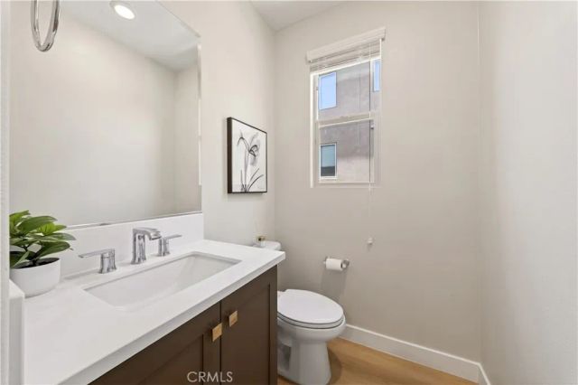 566 Catalonia, Lake Forest, CA 92630