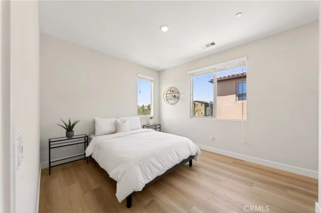 566 Catalonia, Lake Forest, CA 92630