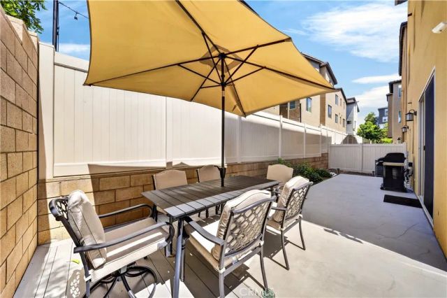 566 Catalonia, Lake Forest, CA 92630