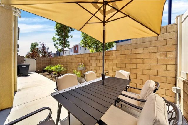 566 Catalonia, Lake Forest, CA 92630