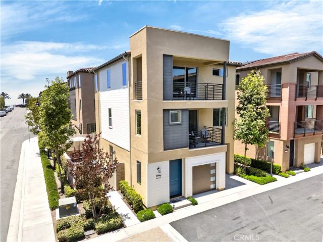 566 Catalonia, Lake Forest, CA 92630