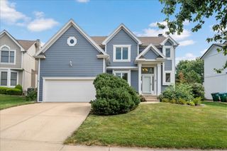 8618 W 127th Terrace, Overland Park, KS 66213