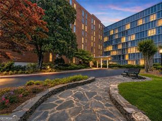 3060 Pharr Court North NW 302, Atlanta, GA 30305