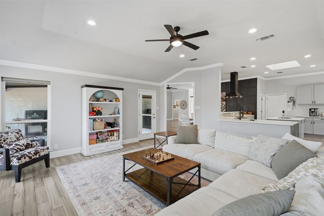 3901 Del Rio Court, Granbury, TX 76049