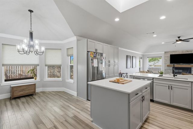 3901 Del Rio Court, Granbury, TX 76049