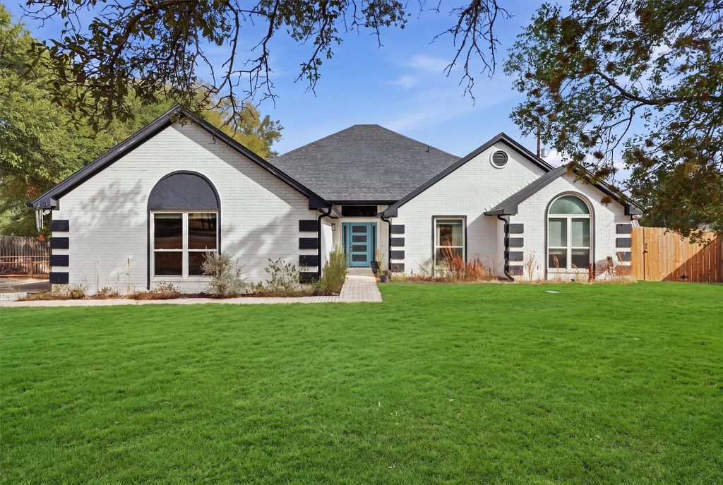 3901 Del Rio Court, Granbury, TX 76049