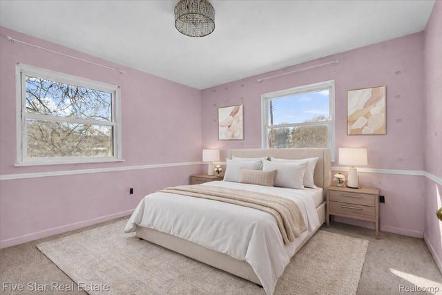 911 S Duck Lake Road, Milford Charter Township, MI 48381