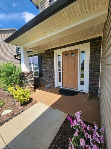 1460 Land Grove Drive, Kernersville, NC 27284