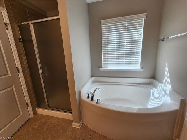 1460 Land Grove Drive, Kernersville, NC 27284
