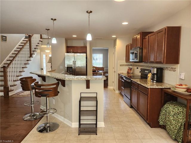 1460 Land Grove Drive, Kernersville, NC 27284