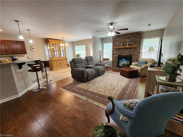1460 Land Grove Drive, Kernersville, NC 27284