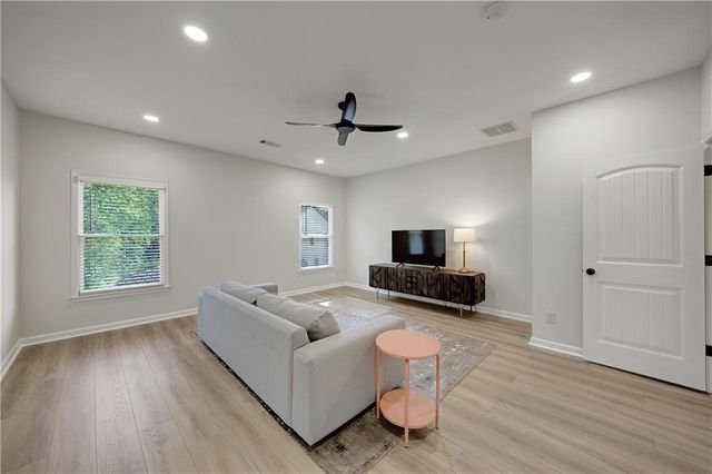 1832 Stone Bridge Way, Marietta, GA 30064
