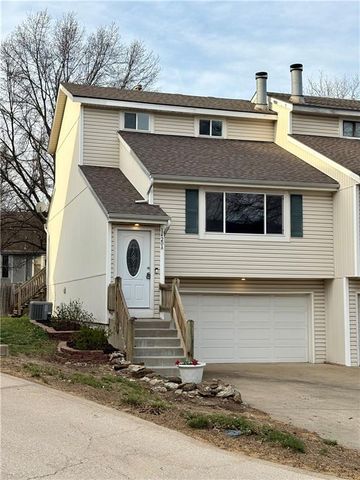 1420 E Mart Way Circle A, Olathe, KS 66061