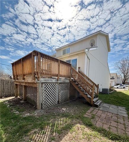 1420 E Mart Way Circle A, Olathe, KS 66061