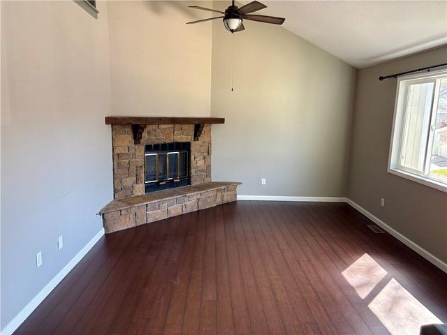 1420 E Mart Way Circle A, Olathe, KS 66061