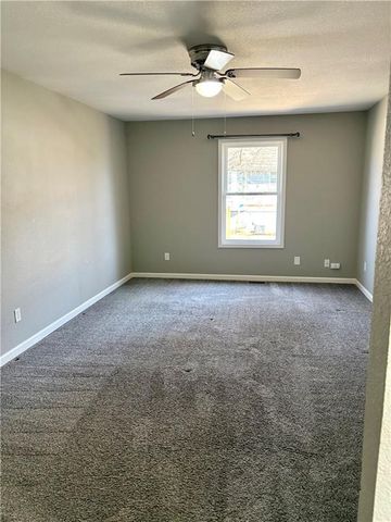 1420 E Mart Way Circle A, Olathe, KS 66061