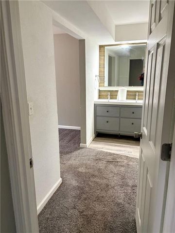 1420 E Mart Way Circle A, Olathe, KS 66061