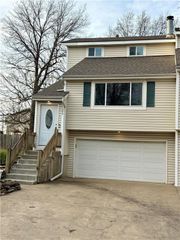 1420 E Mart Way Circle A, Olathe, KS 66061