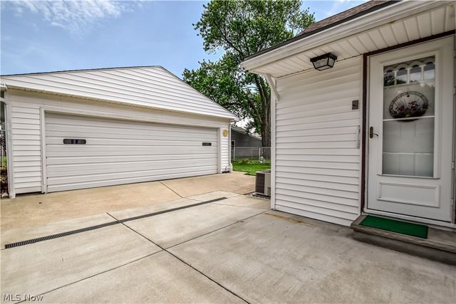30104 Phillips Avenue, Wickliffe, OH 44092