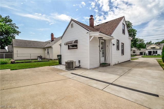 30104 Phillips Avenue, Wickliffe, OH 44092