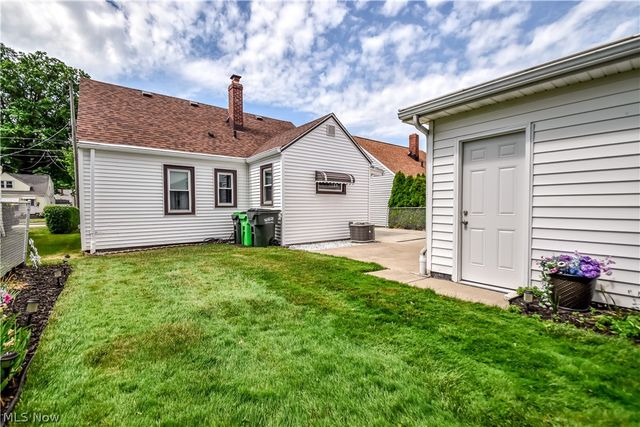 30104 Phillips Avenue, Wickliffe, OH 44092