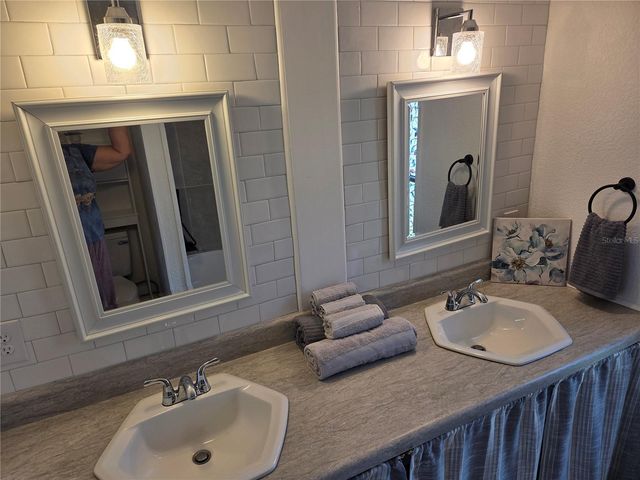 1846 FRUITLAND PARK BOULEVARD, Fruitland Park, FL 34731