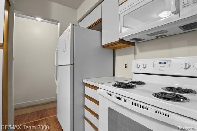 25134 Ann Arbor Trail, Dearborn Heights, MI 48127