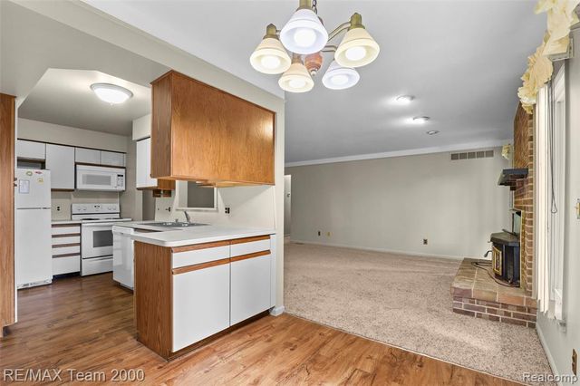 25134 Ann Arbor Trail, Dearborn Heights, MI 48127