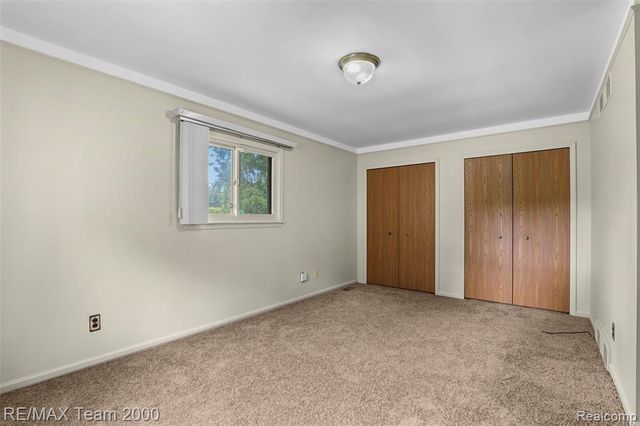 25134 Ann Arbor Trail, Dearborn Heights, MI 48127