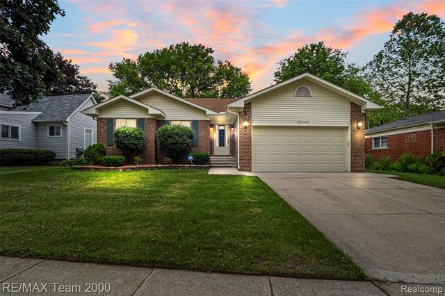 25134 Ann Arbor Trail, Dearborn Heights, MI 48127