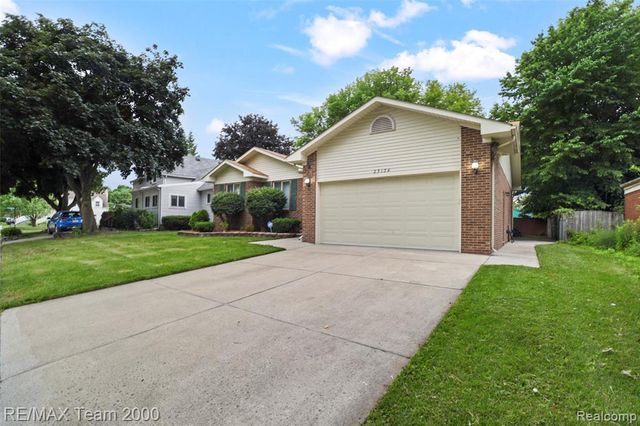 25134 Ann Arbor Trail, Dearborn Heights, MI 48127