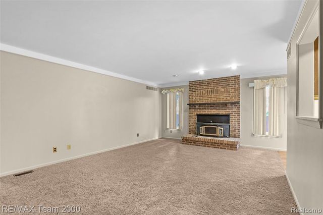 25134 Ann Arbor Trail, Dearborn Heights, MI 48127
