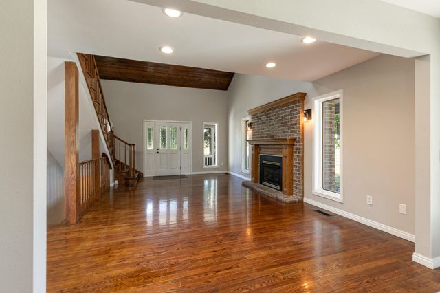 4347 S 90th Road, Bolivar, MO 65613