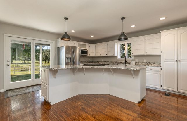 4347 S 90th Road, Bolivar, MO 65613