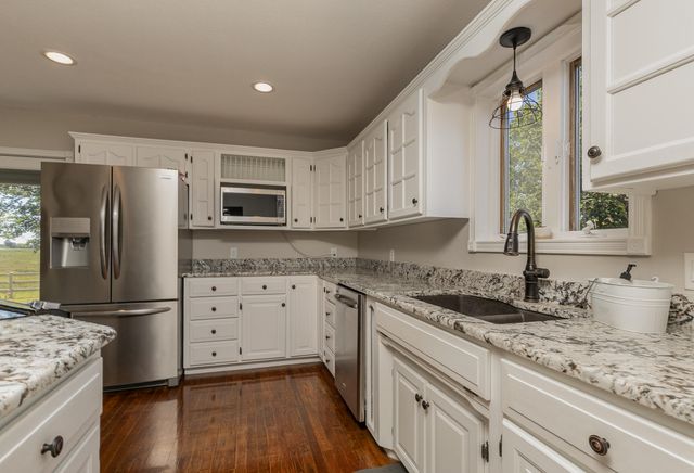 4347 S 90th Road, Bolivar, MO 65613