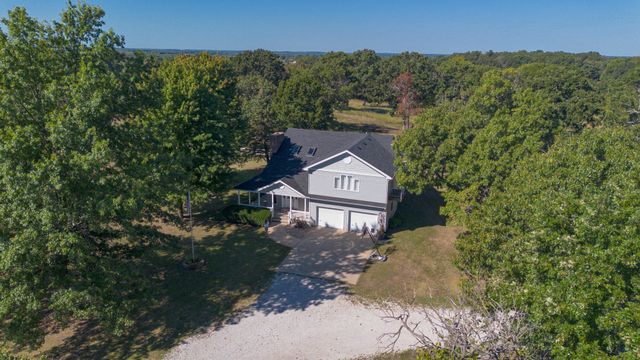 4347 S 90th Road, Bolivar, MO 65613
