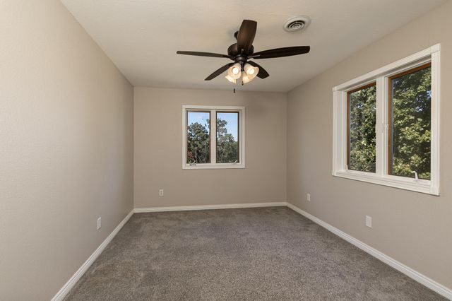 4347 S 90th Road, Bolivar, MO 65613