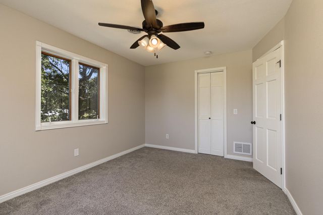 4347 S 90th Road, Bolivar, MO 65613