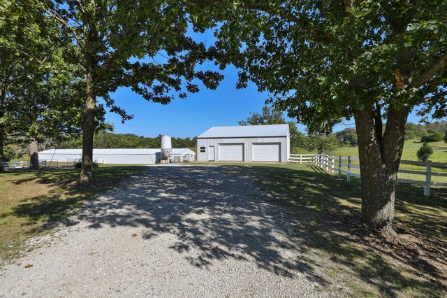 4347 S 90th Road, Bolivar, MO 65613