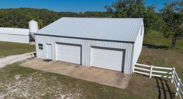 4347 S 90th Road, Bolivar, MO 65613