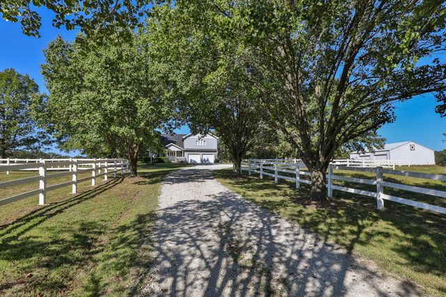 4347 S 90th Road, Bolivar, MO 65613