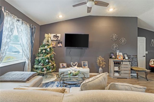 39403 LINCOLN AVENUE, Zephyrhills, FL 33542