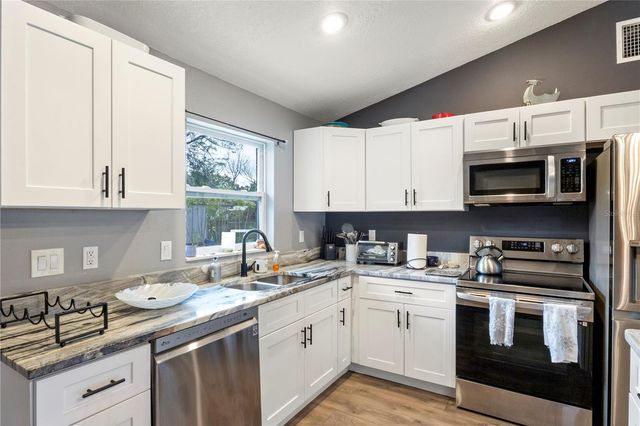 39403 LINCOLN AVENUE, Zephyrhills, FL 33542