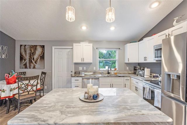 39403 LINCOLN AVENUE, Zephyrhills, FL 33542