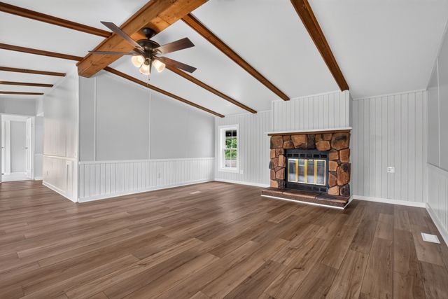 638 Manustown Rd, Woodbury, TN 37190