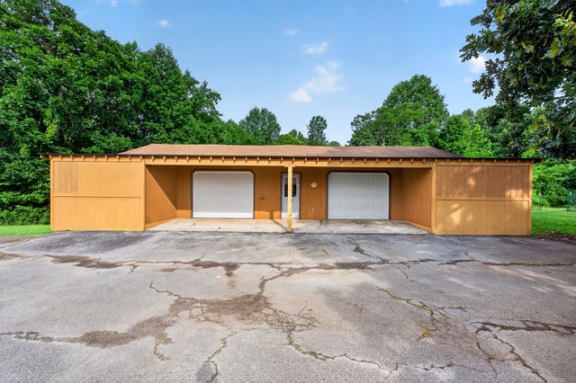 638 Manustown Rd, Woodbury, TN 37190
