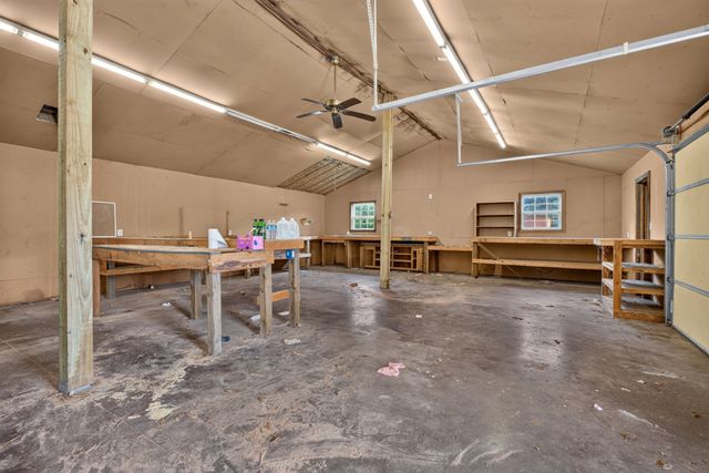 638 Manustown Rd, Woodbury, TN 37190
